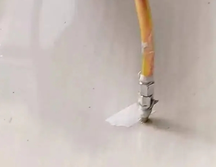 渭南瓷砖空鼓维修公司专业解答在瓷砖铺贴过程中，如果使用的砂料过粗（如全部使用了粗砂），可能会导致以下问题